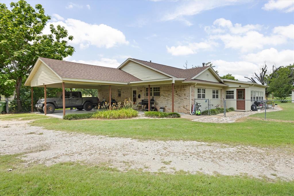 4210 Waples Road Granbury, TX 76049 - Photo 13 of 37