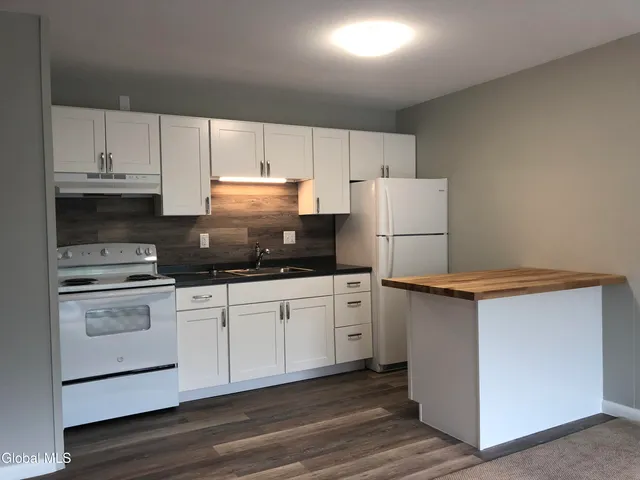 $1,321 | 21 Wells Street, Unit 410, Saratoga Springs, NY 12866