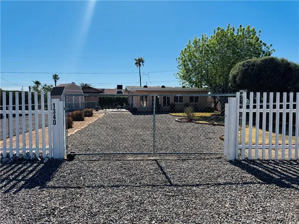$1,800 | 1340 Gemstone Avenue, Bullhead City, AZ 86442
