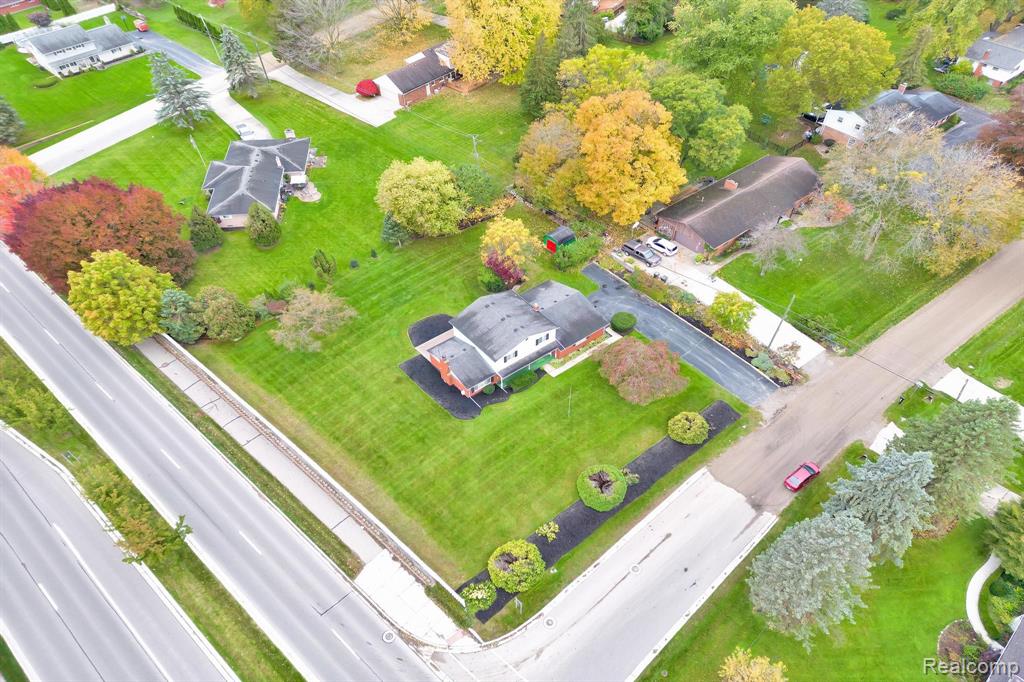 1011 Stellma Lane Rochester Hills, MI 48309 - Photo 15 of 58