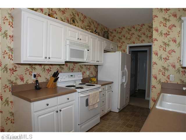 2419 Farrell Road Mebane, NC 27302 - Photo 6 of 16 Kitchen.