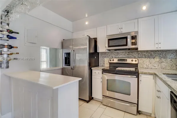 $129,900 | 9001 Sunrise Lakes Boulevard, Unit 109, Sunrise, FL 33322