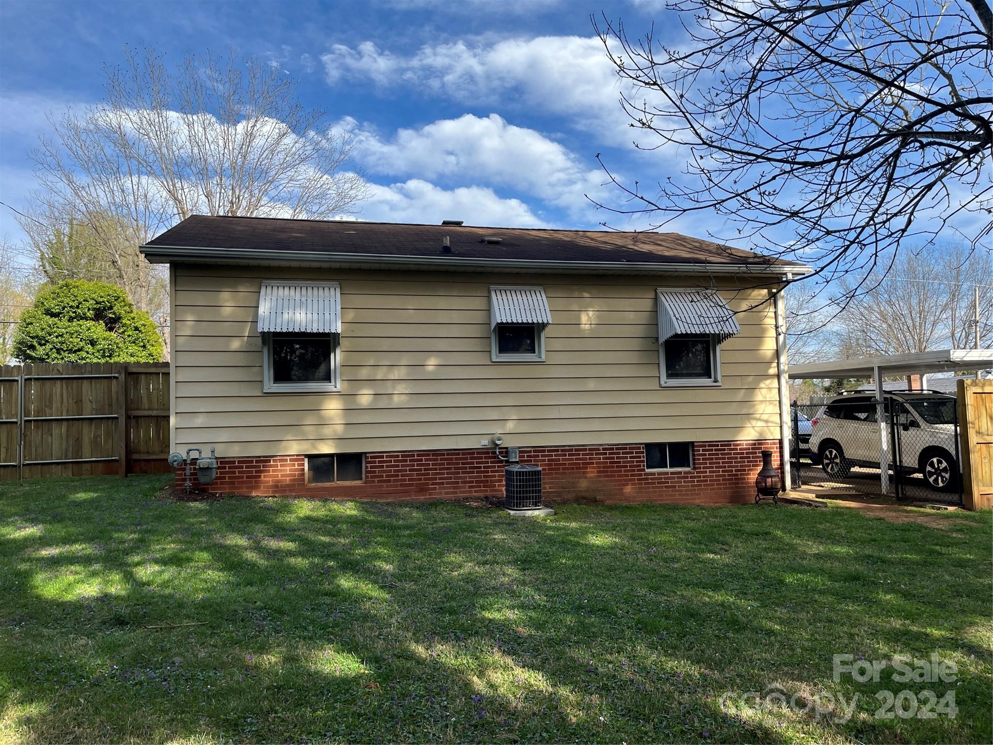 108 North Street Morganton, NC 28655 - Photo 12 of 12 a front view of house with yard