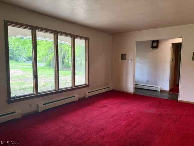 6978 Stewart Sharon Road Hubbard, OH 44425 - Photo 5 of 11 Living Room