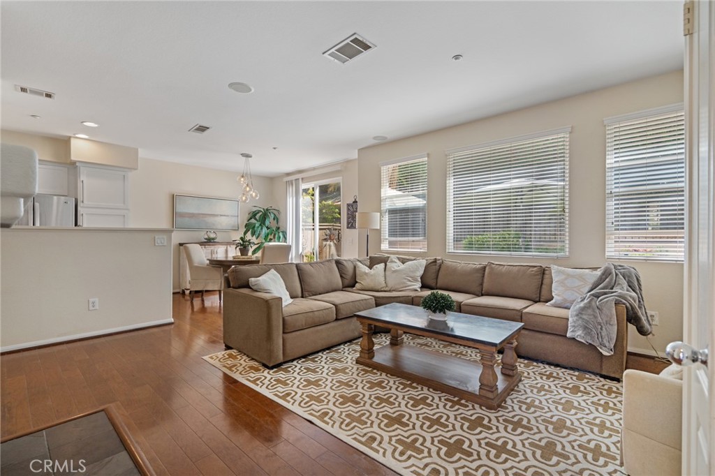 3073 Via Maximo Carlsbad, CA 92009 - Photo 8 of 21 Living room