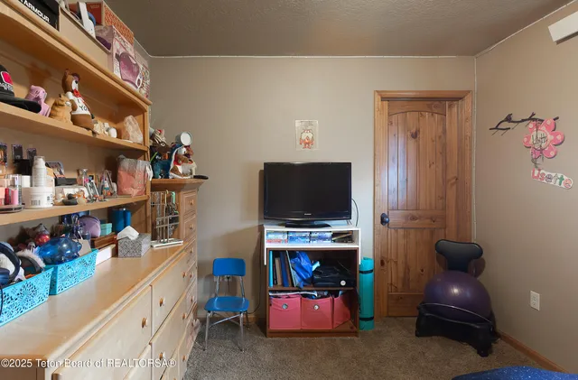 $589,000 | 619 Snake River Drive, Alpine, WY 83128