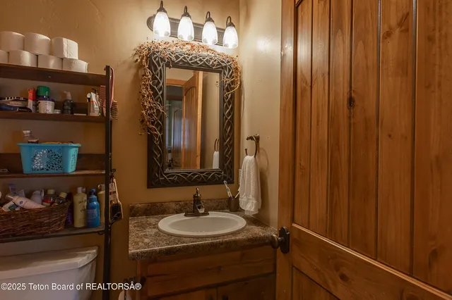 $589,000 | 619 Snake River Drive, Alpine, WY 83128