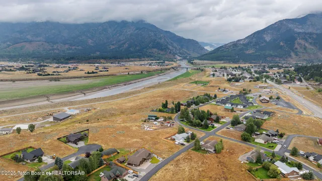 $589,000 | 619 Snake River Drive, Alpine, WY 83128