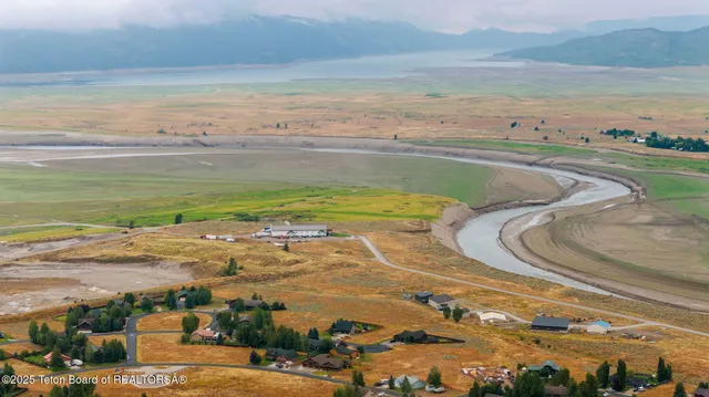 $589,000 | 619 Snake River Drive, Alpine, WY 83128