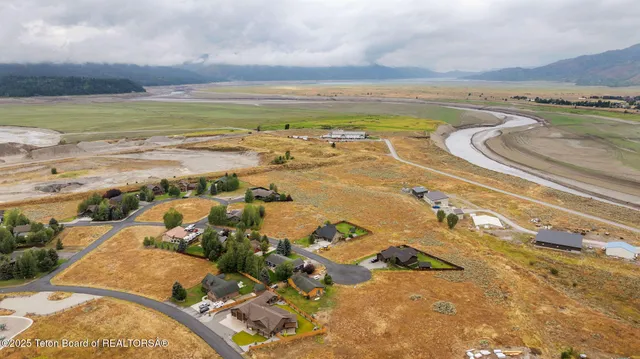 $589,000 | 619 Snake River Drive, Alpine, WY 83128