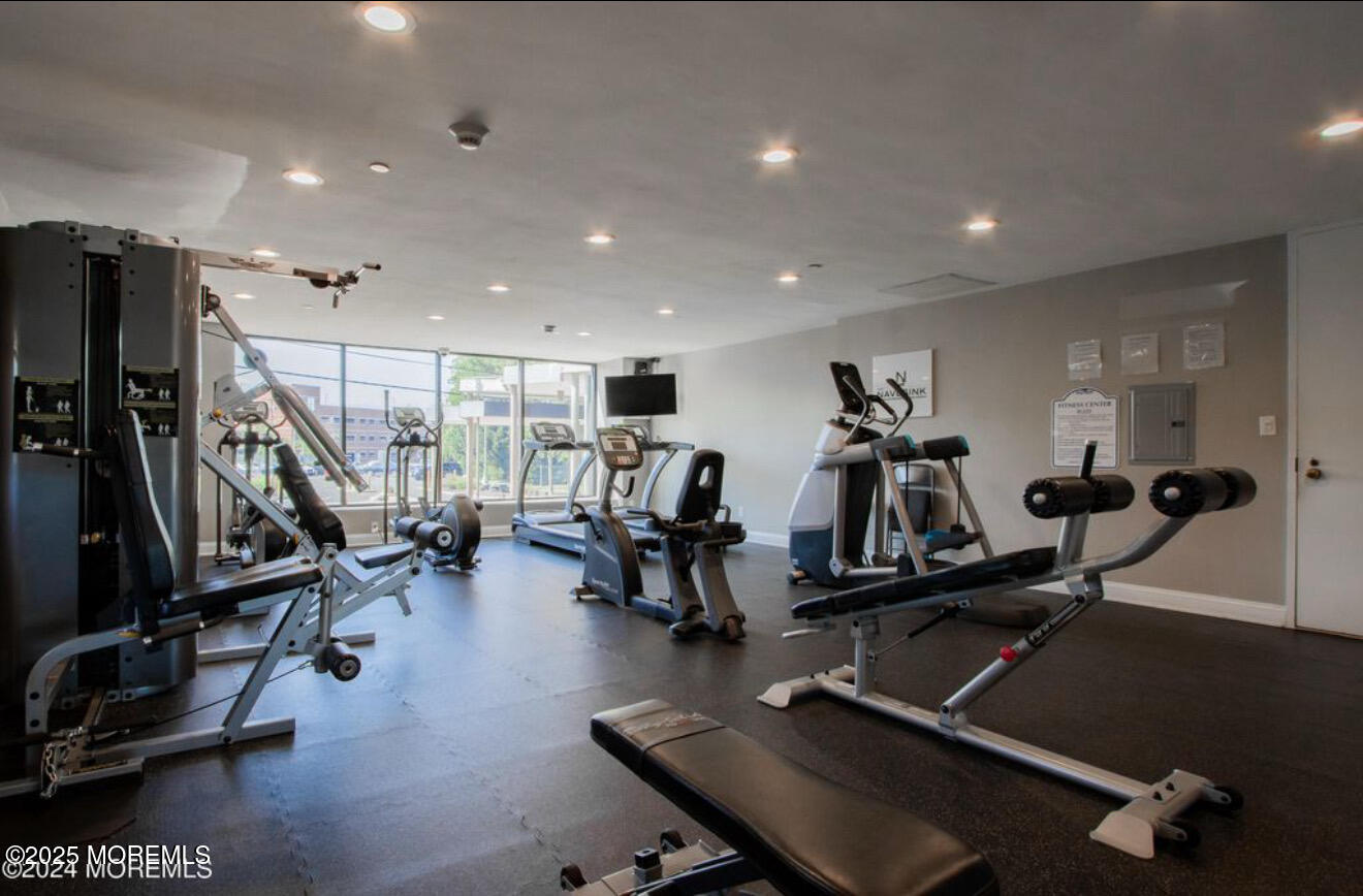 28 Riverside Avenue, Unit 4H Red Bank, NJ 07701 - Photo 26 of 37 IMG_0207