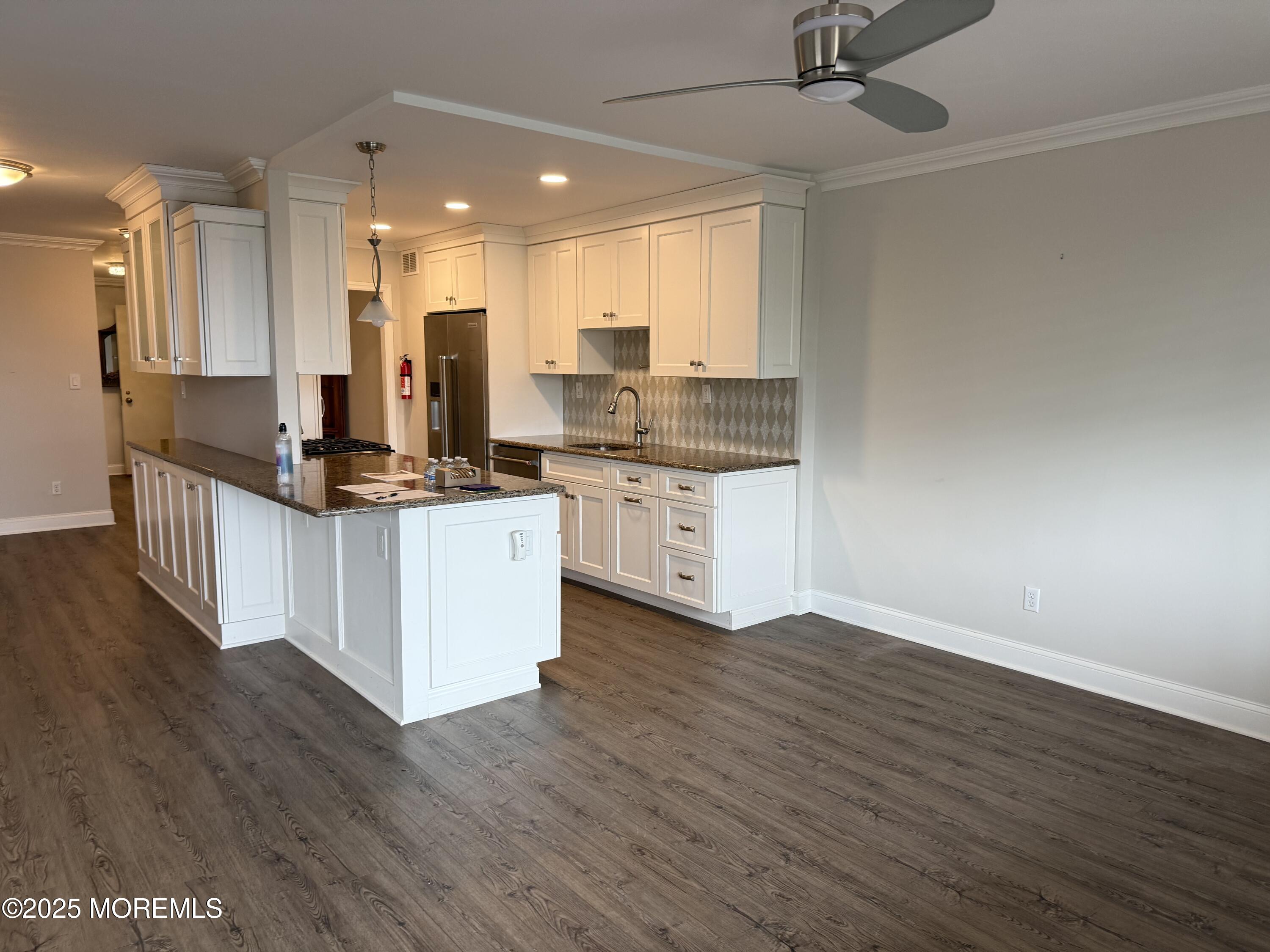 28 Riverside Avenue, Unit 4H Red Bank, NJ 07701 - Photo 9 of 37 IMG_0438
