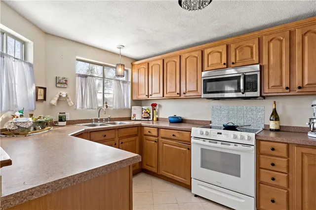 $350,000 | 18 Pond Court, Unit C, North Providence, RI 02904