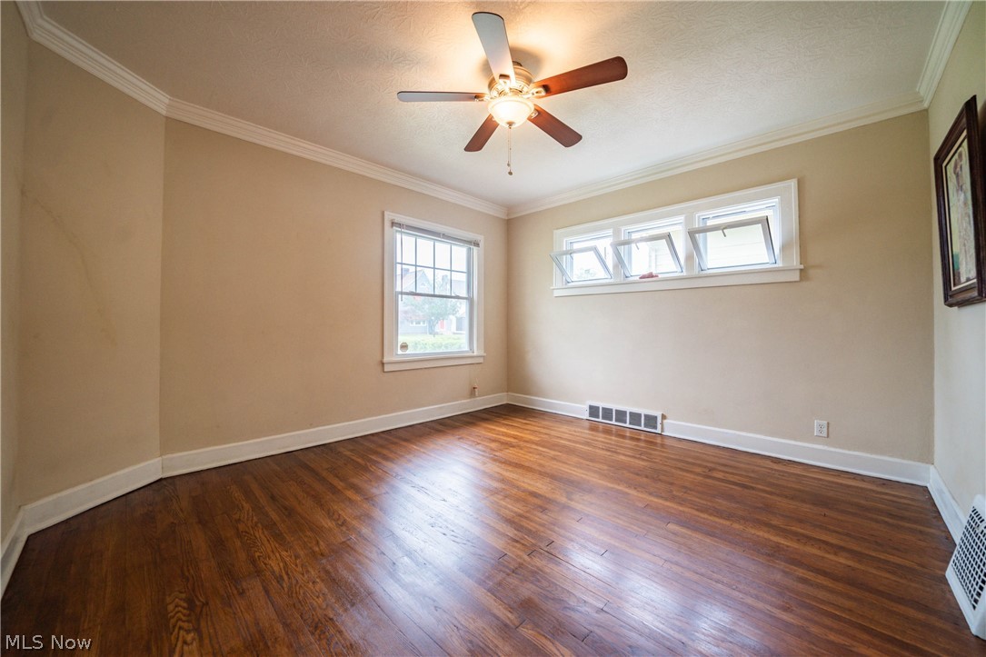 3448 Menlo Road Cleveland, OH 44120 - Photo 6 of 35 Gallery Image 6