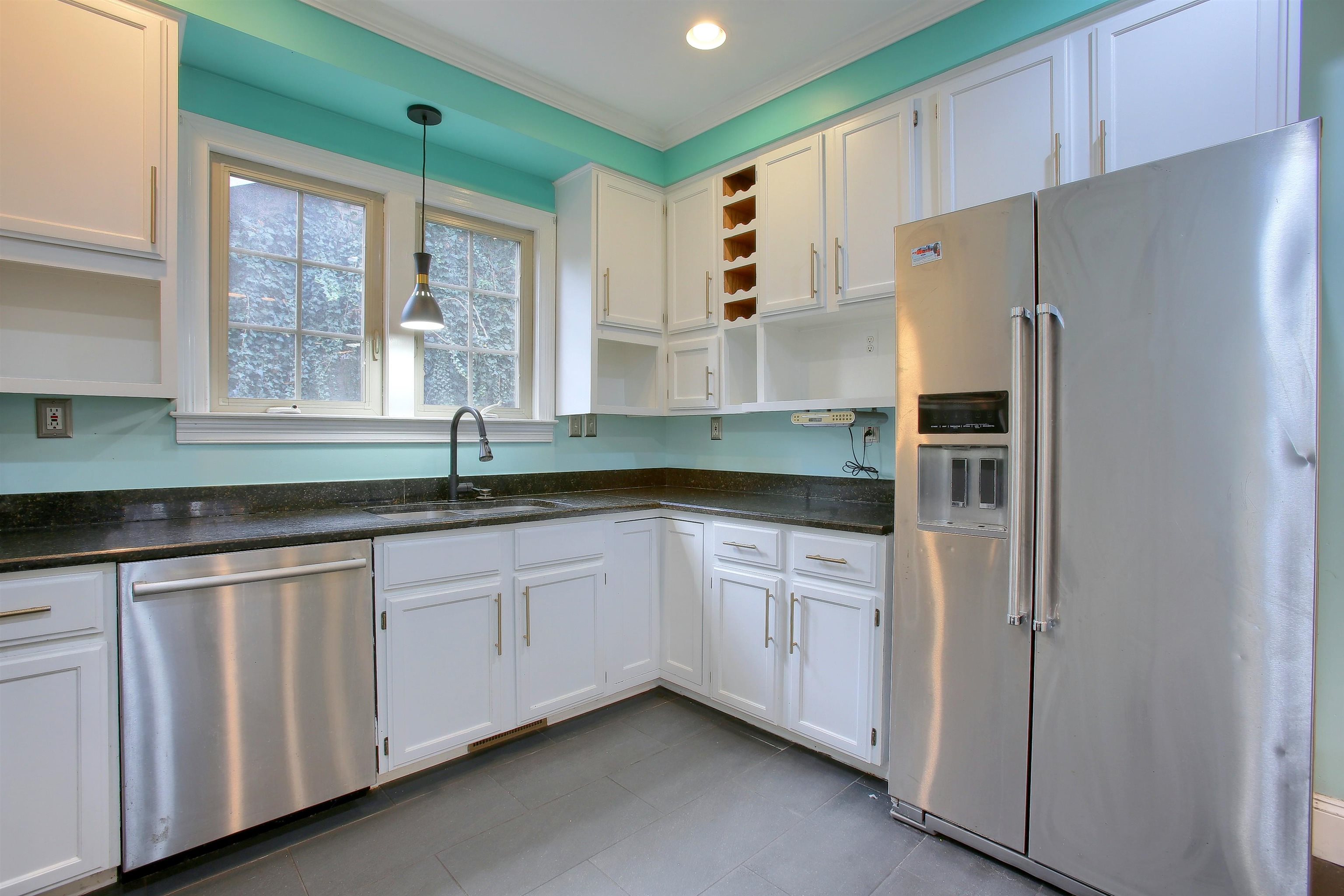 1334 Nottingham Road Grosse Pointe, MI 48230 - Photo 13 of 33 50093704-12.JPG