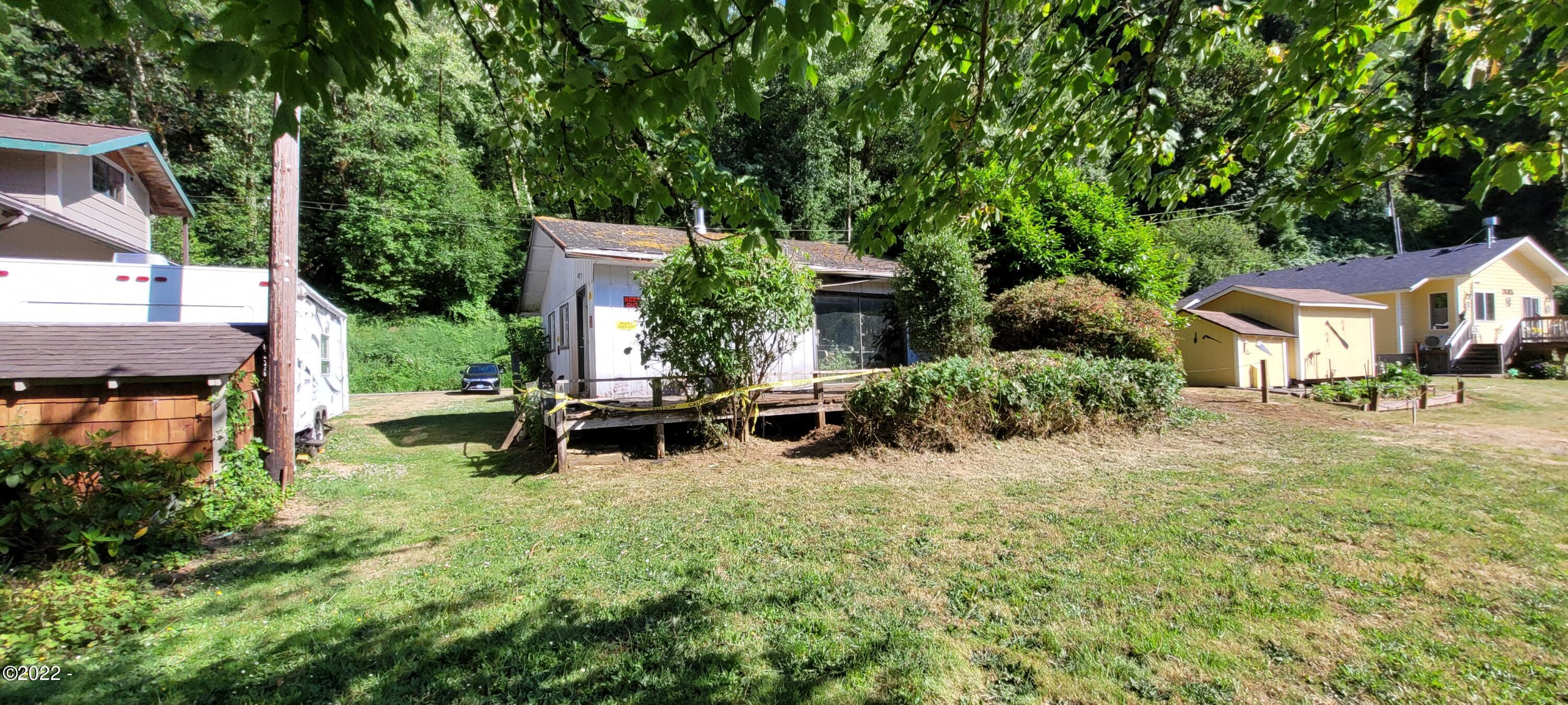 Lot facing river