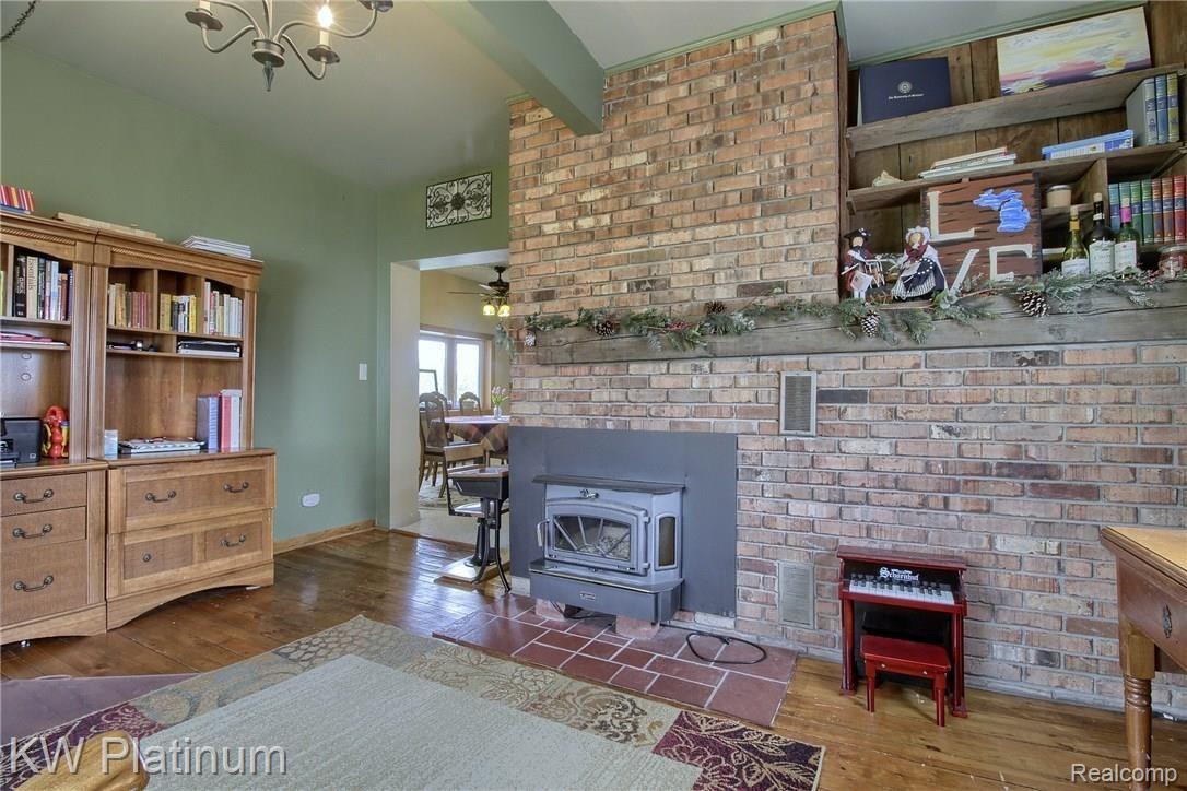 53565 County Line Road New Baltimore, MI 48047 - Photo 5 of 35 Living_Room_3rd_View.jpg