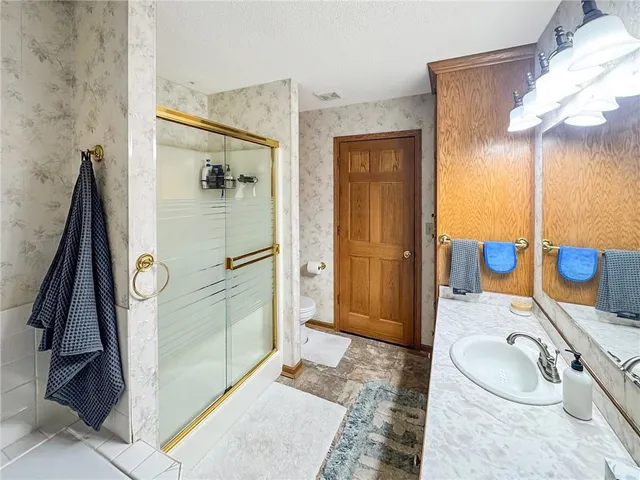 $379,000 | 875 Willow Tree Court, Higginsville, MO 64037