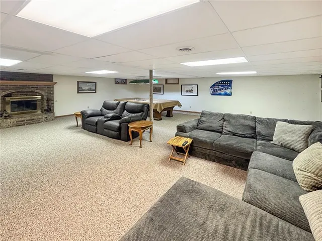 $379,000 | 875 Willow Tree Court, Higginsville, MO 64037