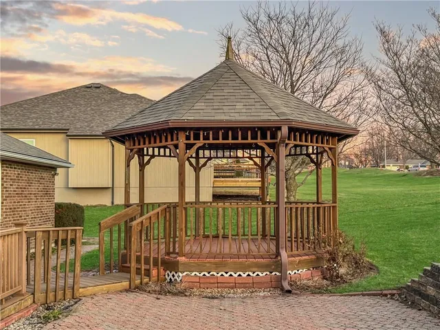 $379,000 | 875 Willow Tree Court, Higginsville, MO 64037