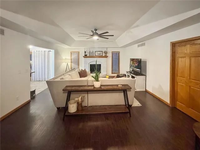 $379,000 | 875 Willow Tree Court, Higginsville, MO 64037