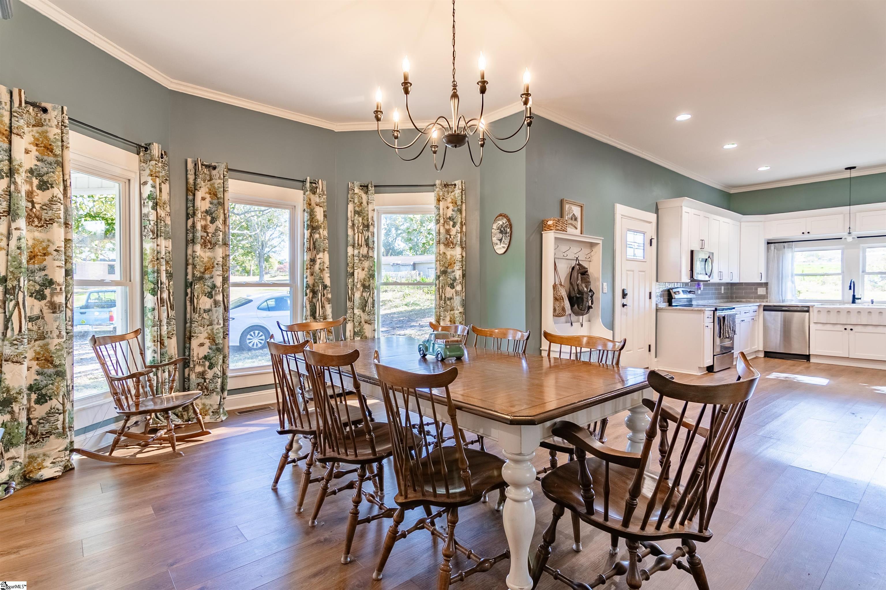 6025 Mountain View Road Taylors, SC 29687 - Photo 20 of 43