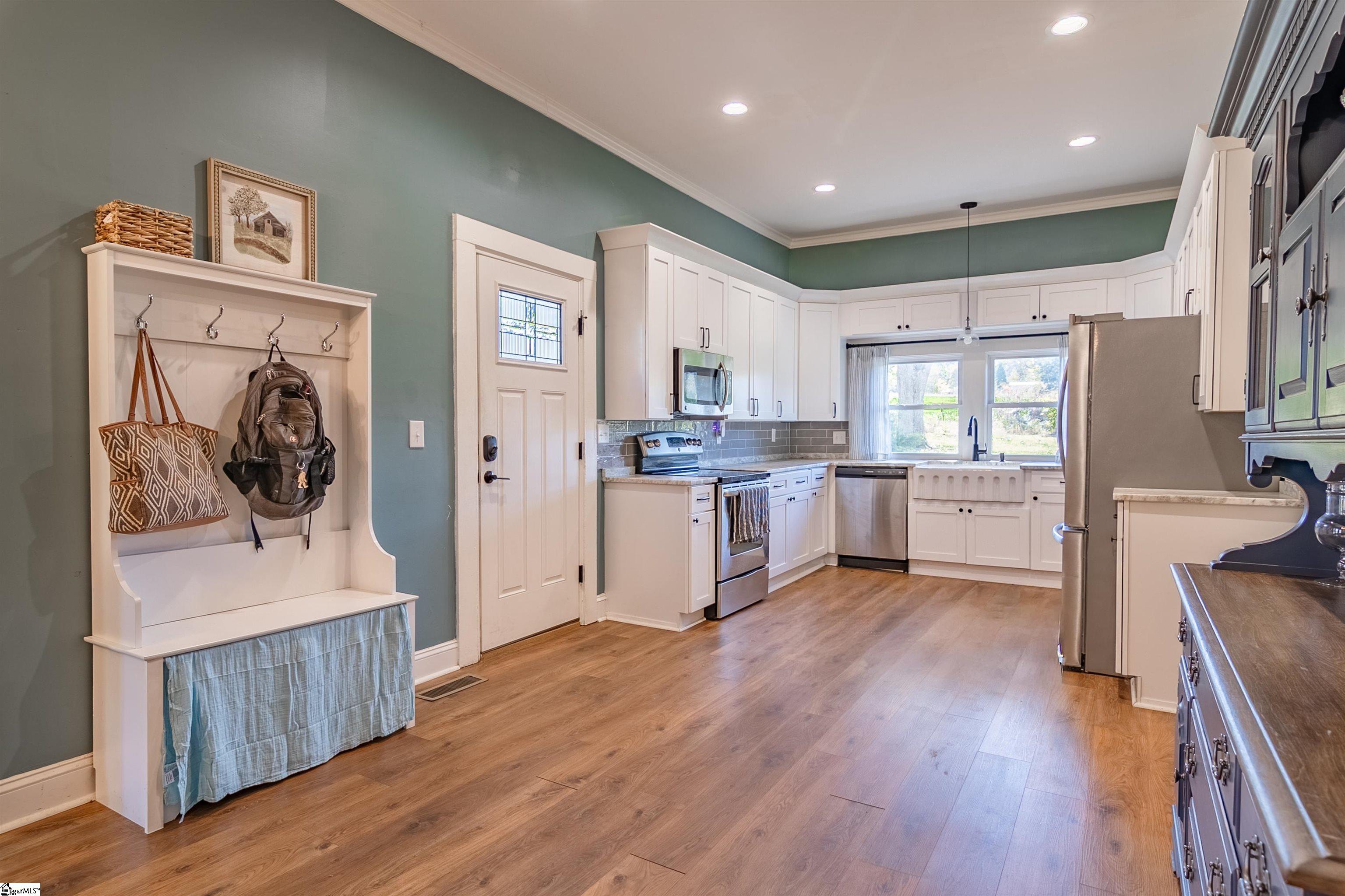 6025 Mountain View Road Taylors, SC 29687 - Photo 22 of 43