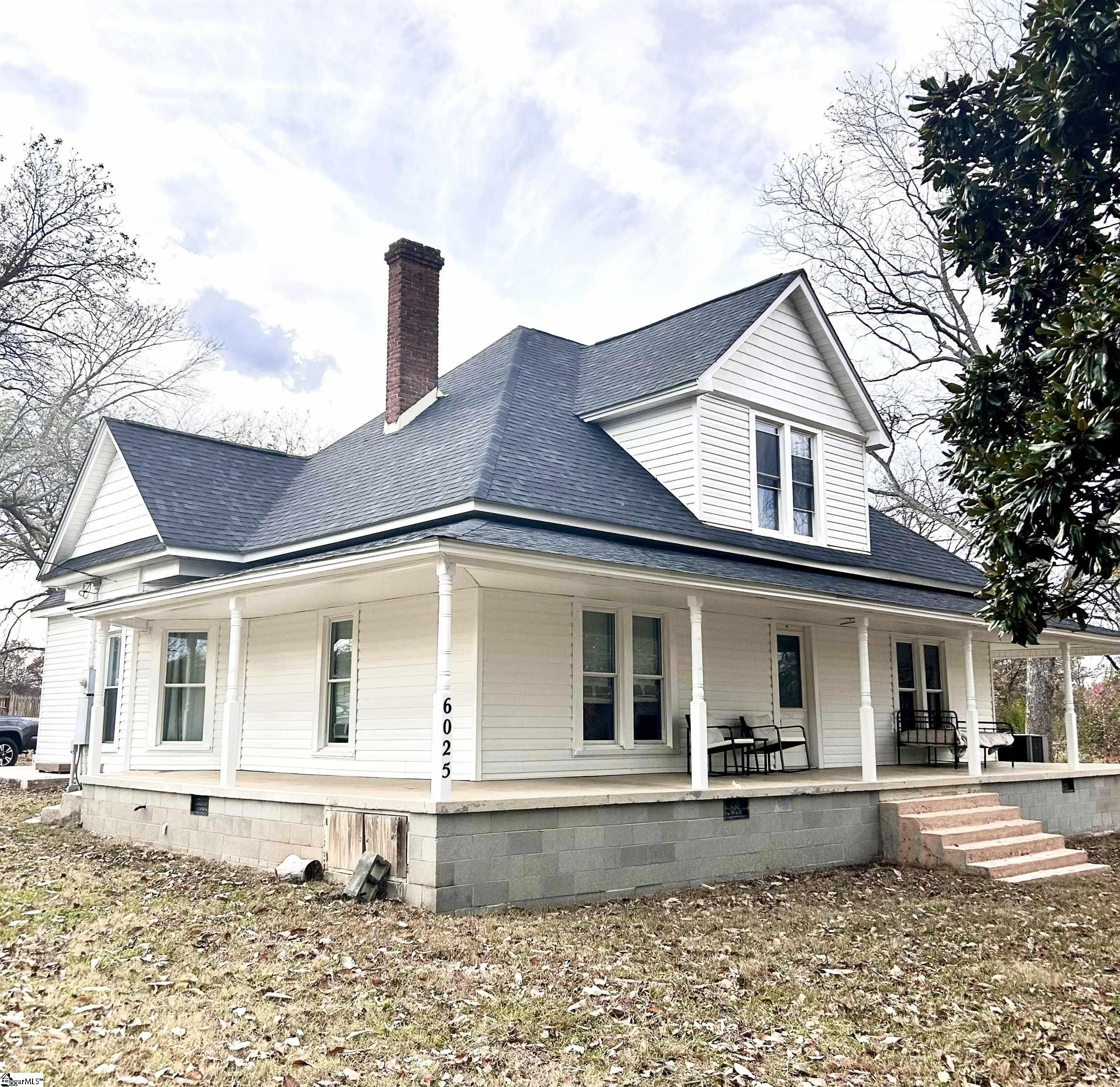 6025 Mountain View Road Taylors, SC 29687 - Photo 3 of 43