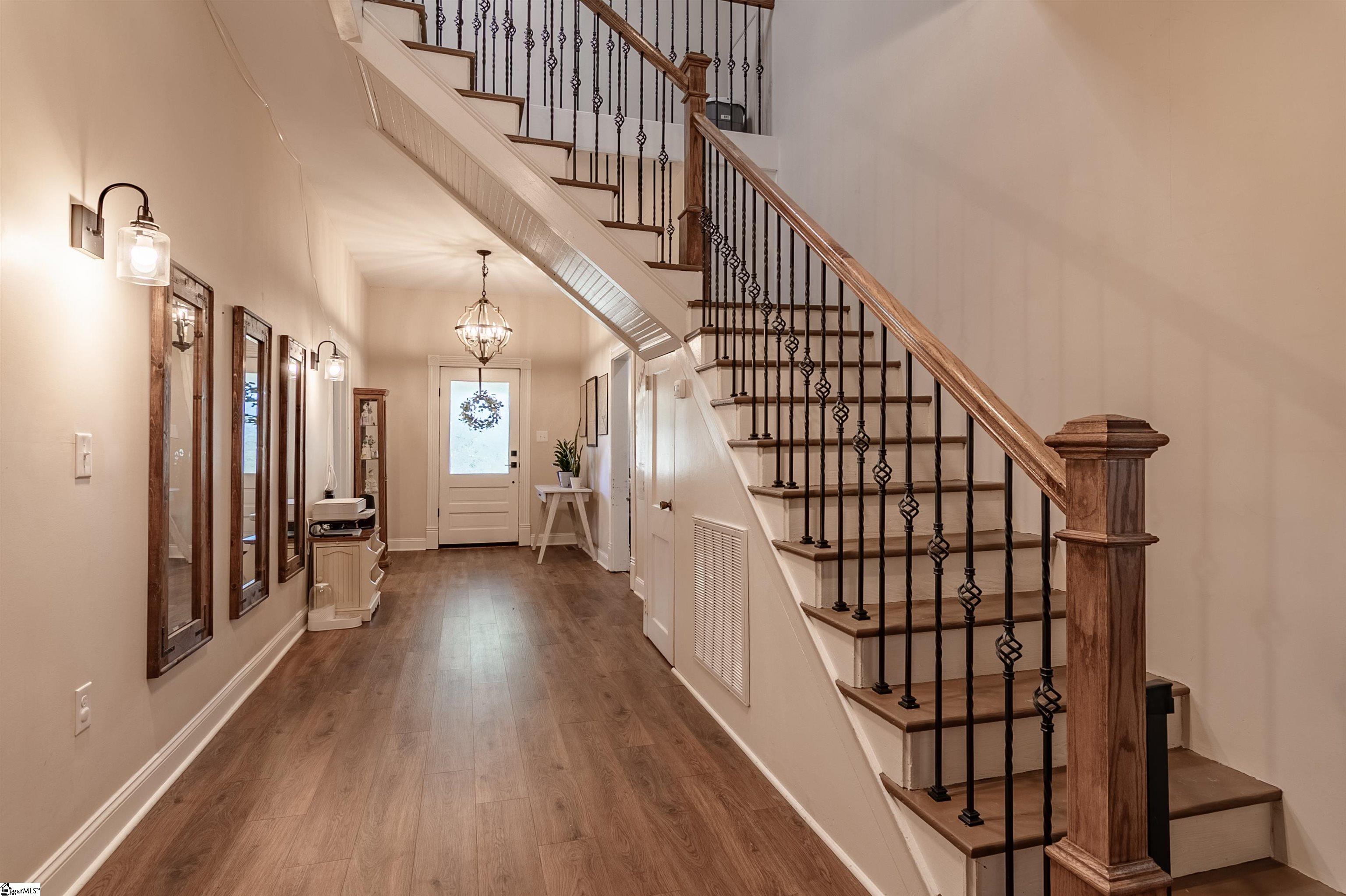 6025 Mountain View Road Taylors, SC 29687 - Photo 34 of 43