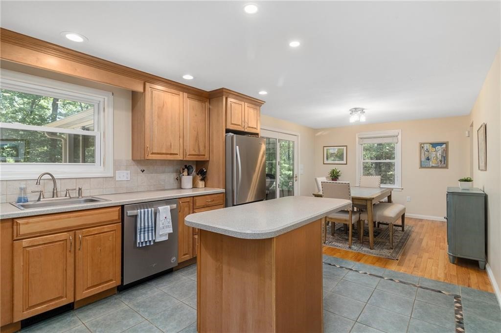 1905 Division Road East Greenwich, RI 02818 - Photo 14 of 44 Gallery Image 14