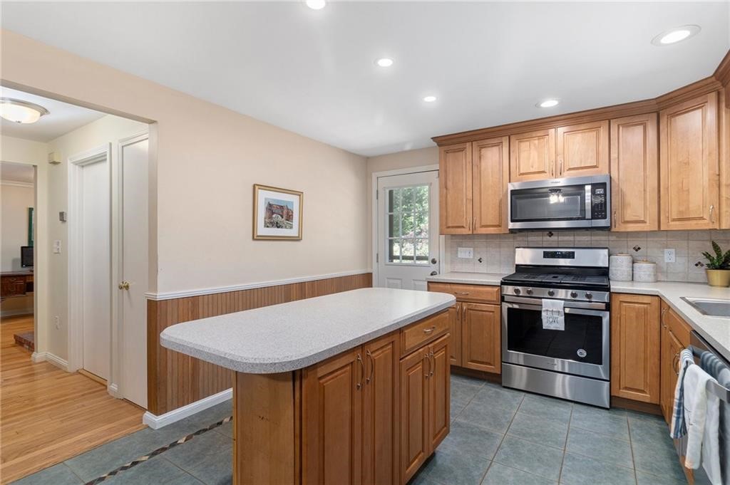 1905 Division Road East Greenwich, RI 02818 - Photo 15 of 44 Gallery Image 15