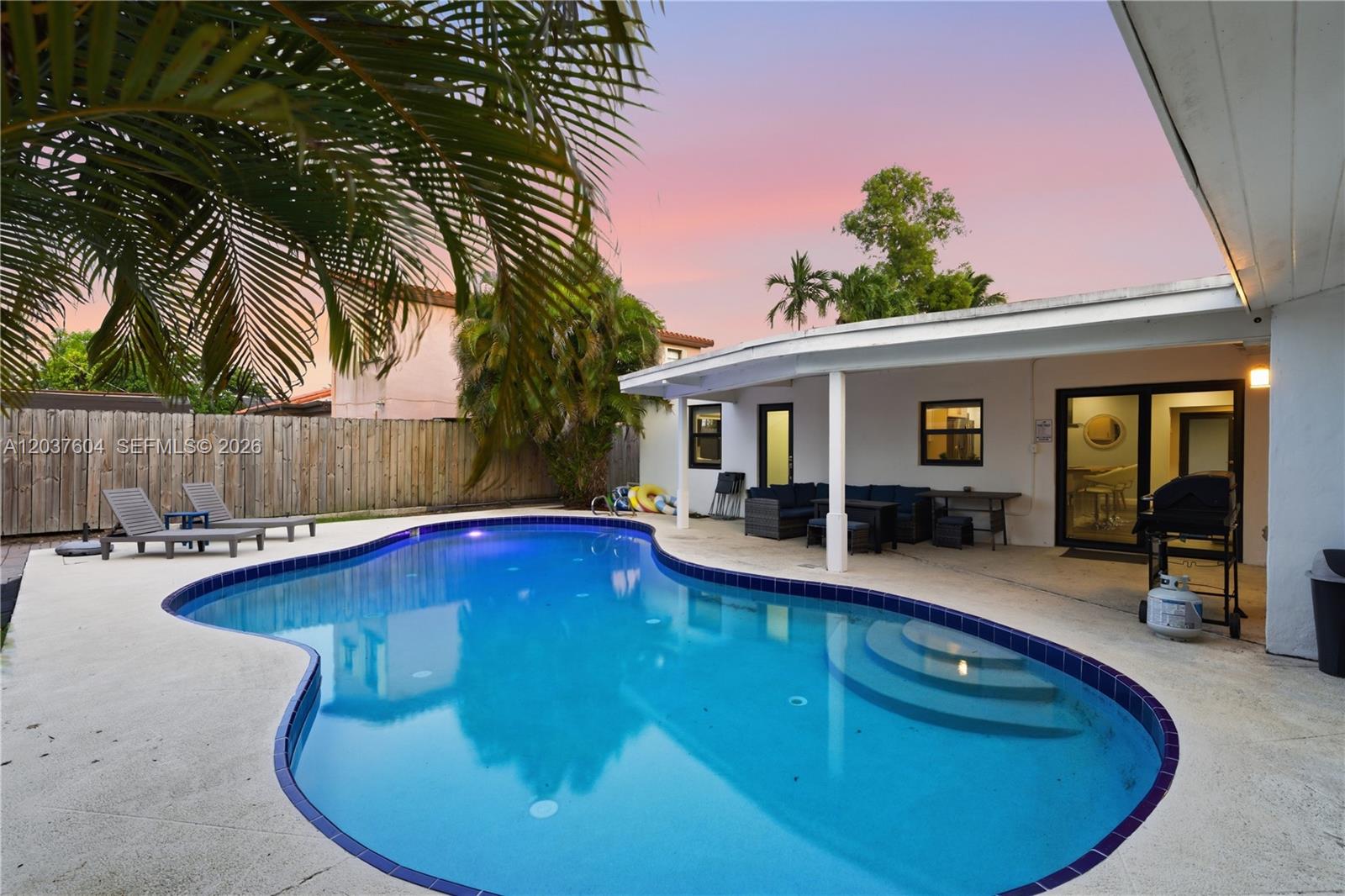 7395 Southwest 39th Street Miami, FL 33155 - Photo 34 of 48