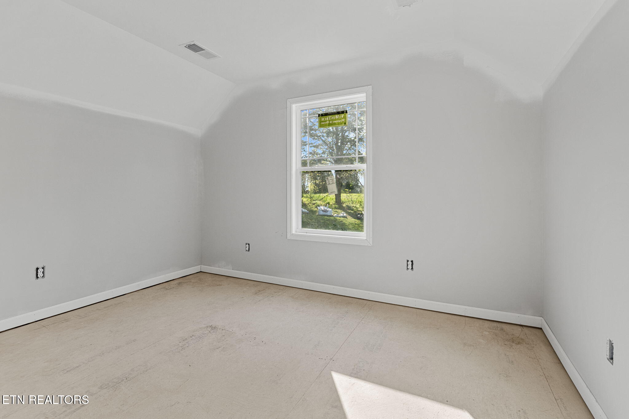 115 Nelson Lane Clinton, TN 37716 - Photo 11 of 19 21-web-or-mls-115 Nelson ln-84