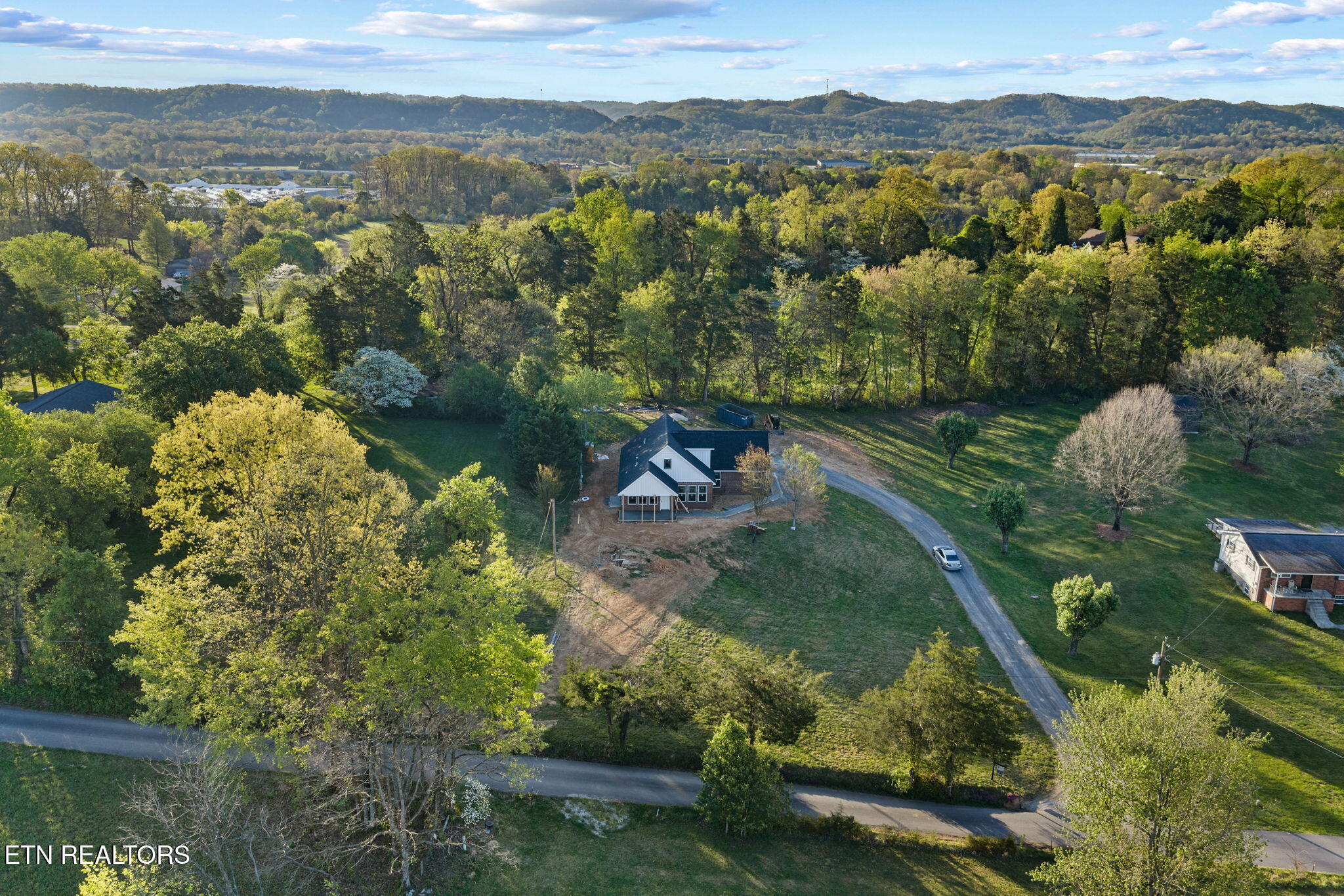 115 Nelson Lane Clinton, TN 37716 - Photo 3 of 19 10-web-or-mls-115 Nelson ln-28