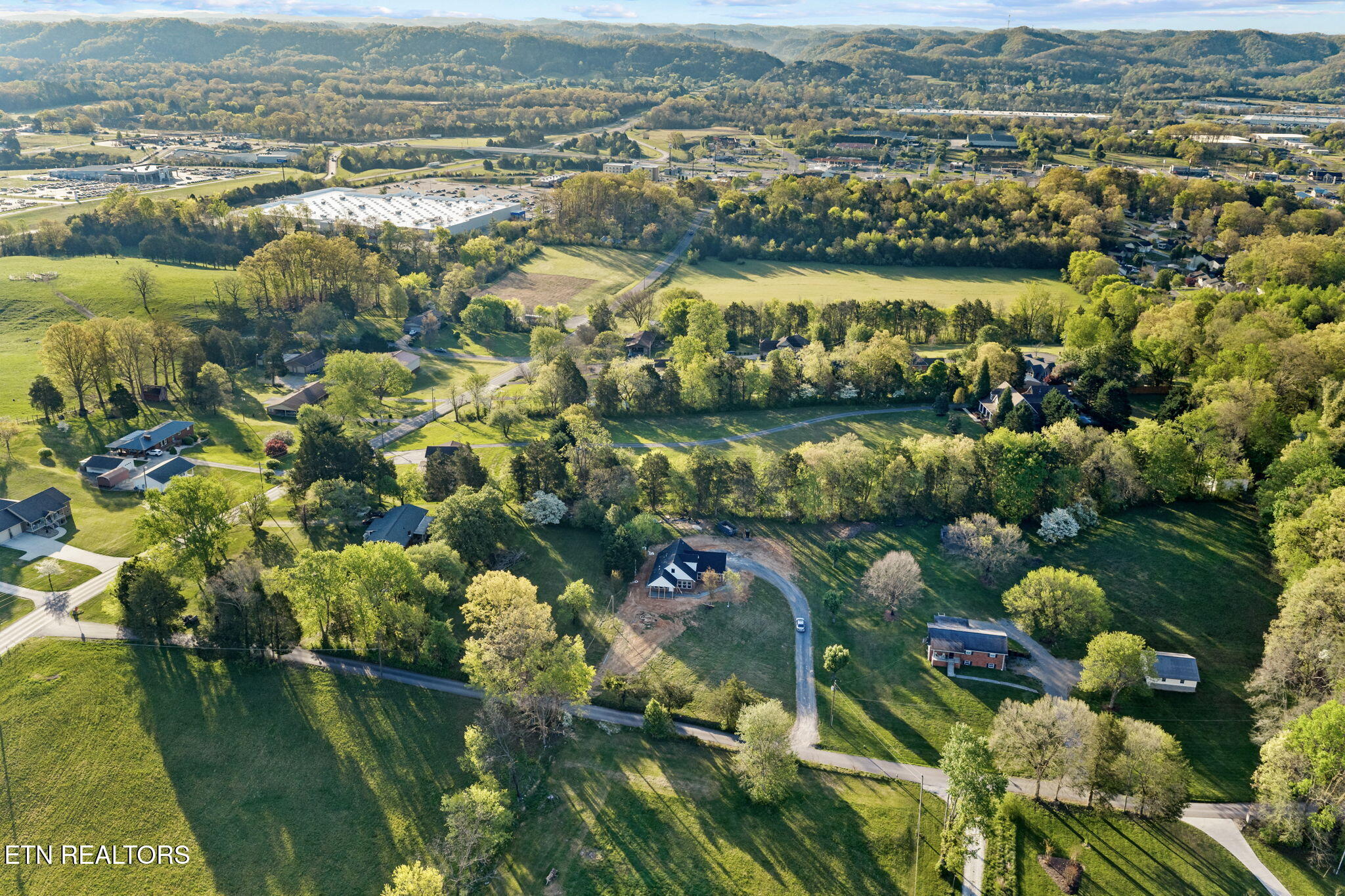 115 Nelson Lane Clinton, TN 37716 - Photo 4 of 19 11-web-or-mls-115 Nelson ln-33