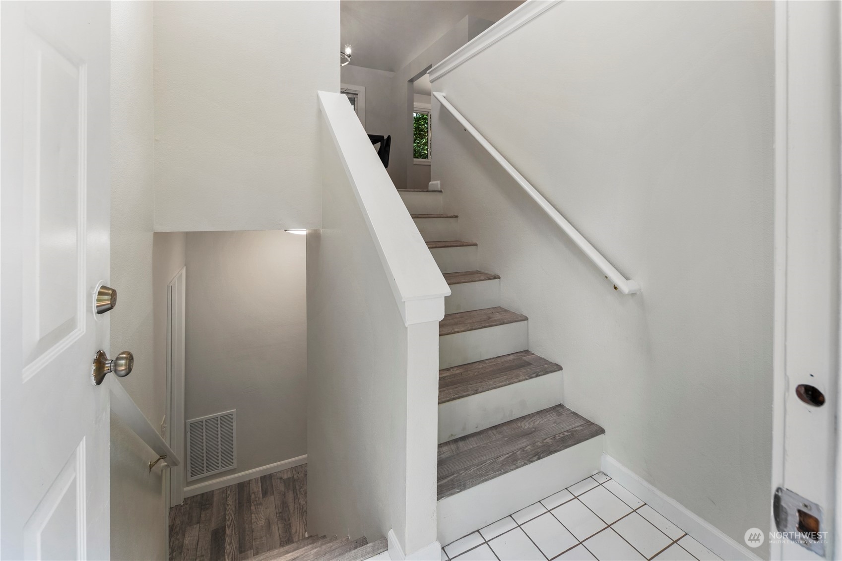 23019 20th Avenue Southeast Bothell, WA 98021 - Photo 4 of 34 a view of entryway and gallery