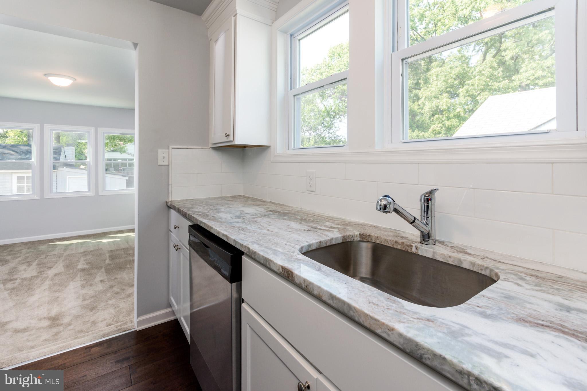 198 Pike Road Pasadena, MD 21122 - Photo 11 of 30 Kitchen