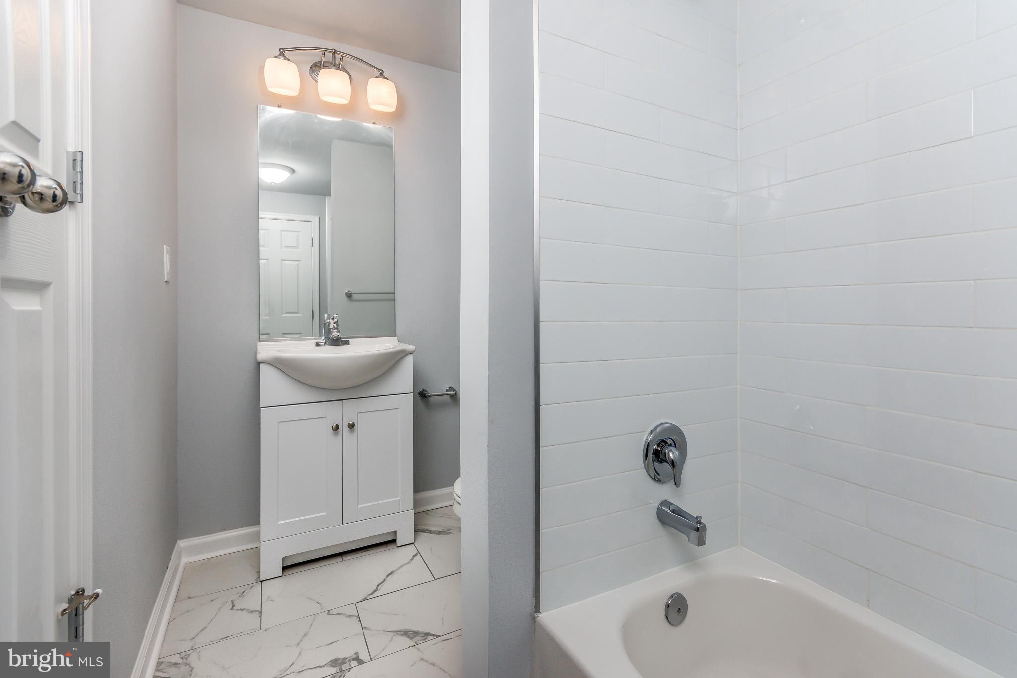 198 Pike Road Pasadena, MD 21122 - Photo 16 of 30 Bath