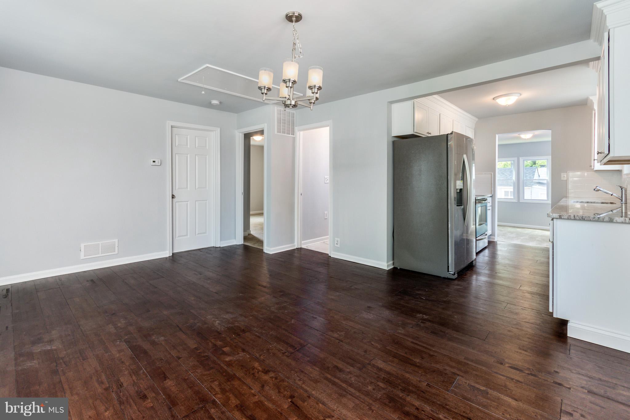 198 Pike Road Pasadena, MD 21122 - Photo 8 of 30 Dining Room