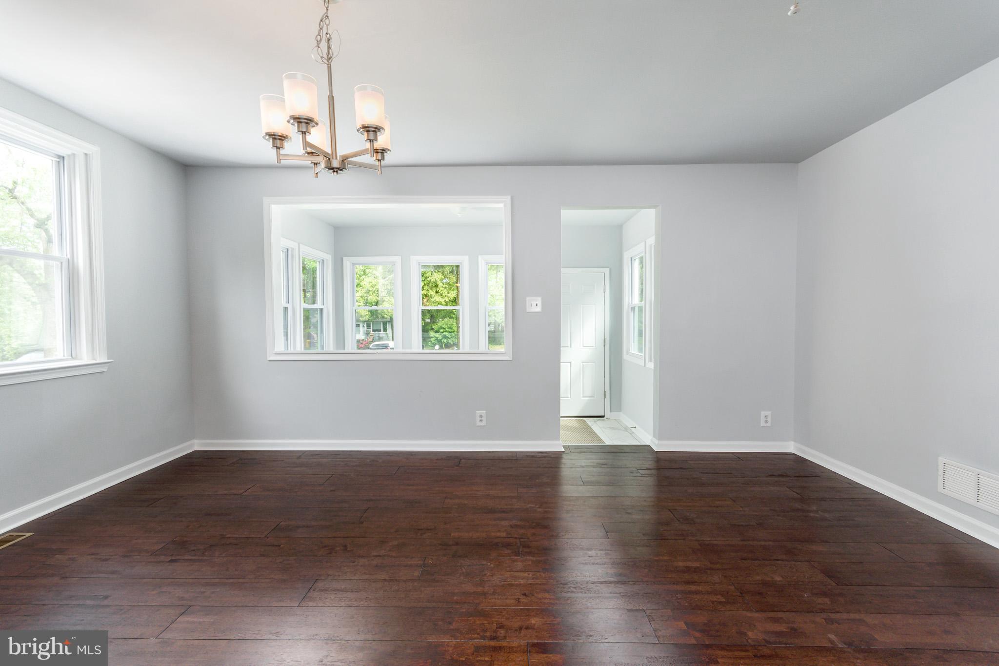 198 Pike Road Pasadena, MD 21122 - Photo 9 of 30 Family Room