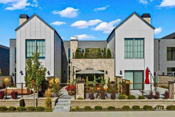 $695,000 | 2480 West Iron Coop Street, Eagle, ID 83616