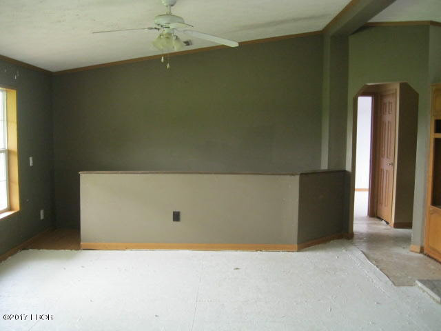 16548 East Liberty Road Mount Vernon, IL 62864 - Photo 3 of 24 Gallery Image 3