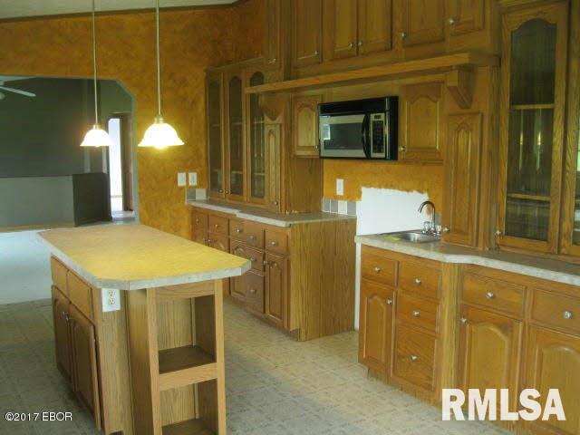 16548 East Liberty Road Mount Vernon, IL 62864 - Photo 5 of 24 Gallery Image 5