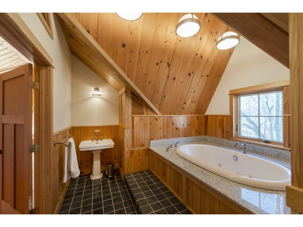 99 Goodwin Road Kittery, ME 03905 - Photo 21 of 35
