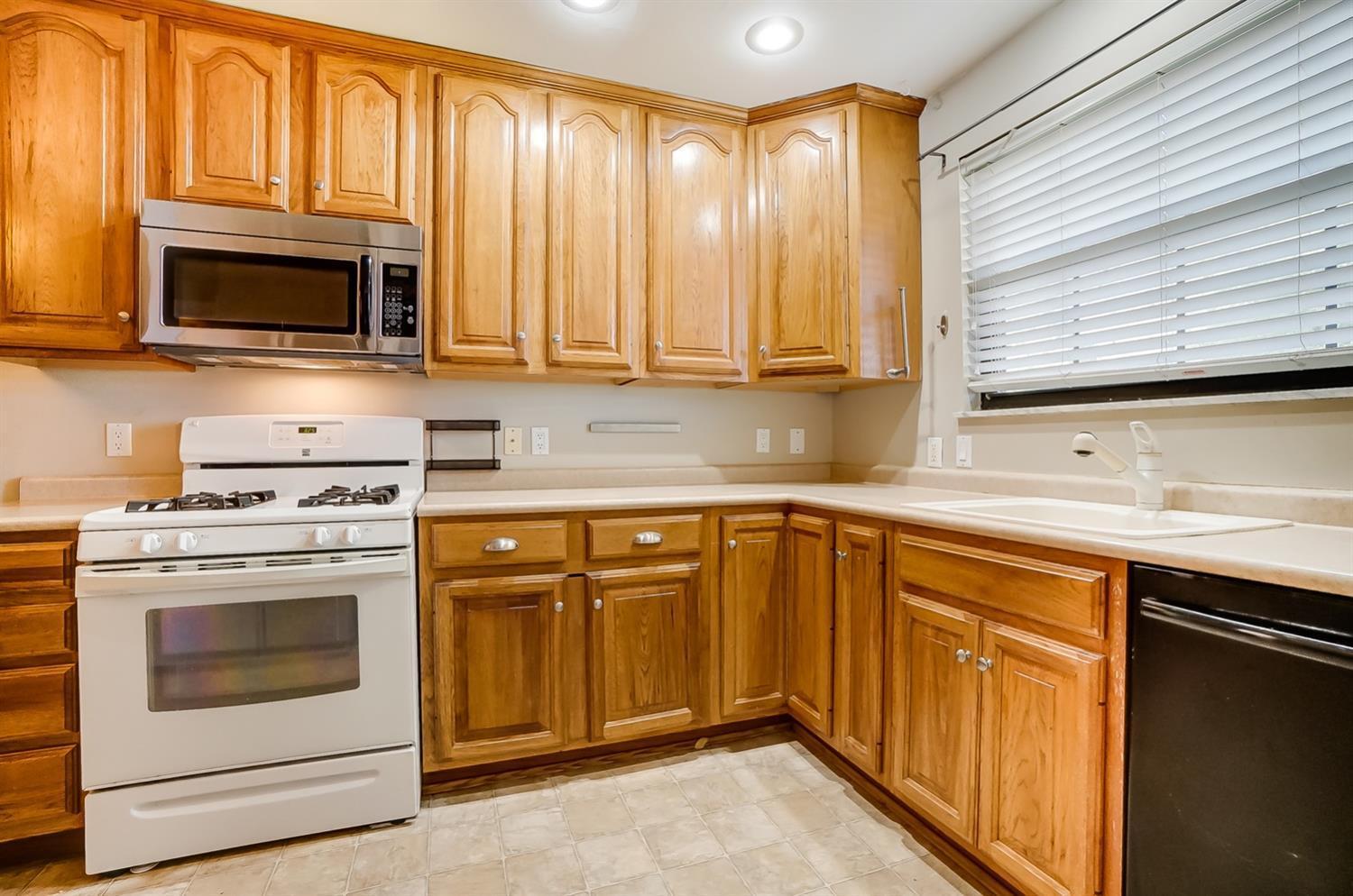 2922 North Bend Road Cincinnati, OH 45239 - Photo 16 of 46 Gallery Image 16