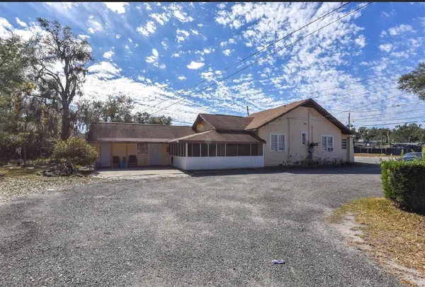 a house view with a outdoor space