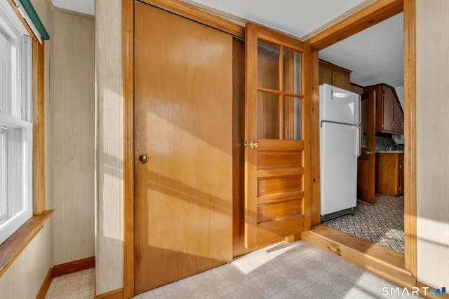 $295,000 | 25 Rose Hill Road, Branford, CT 06405