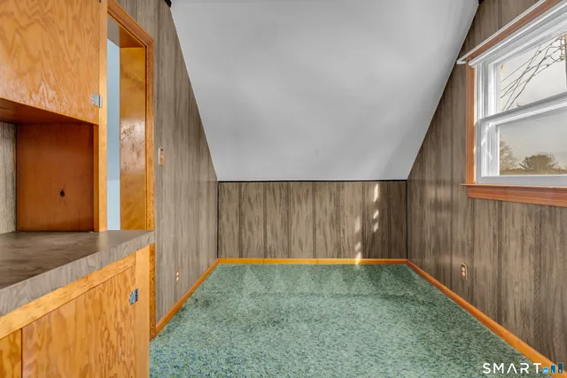 $295,000 | 25 Rose Hill Road, Branford, CT 06405