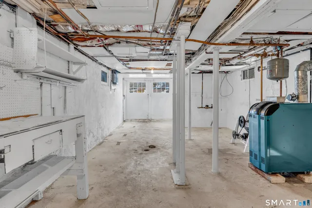 $295,000 | 25 Rose Hill Road, Branford, CT 06405