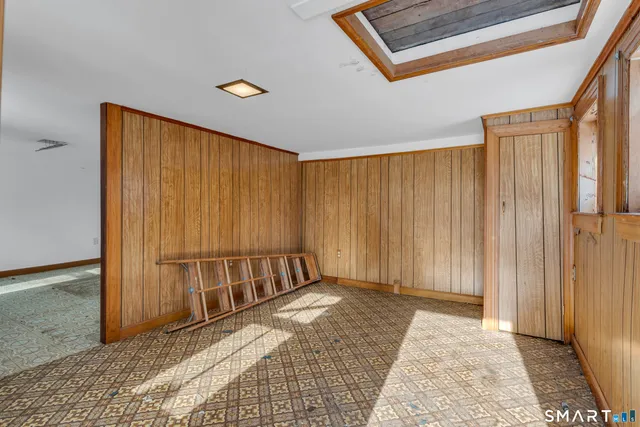 $295,000 | 25 Rose Hill Road, Branford, CT 06405